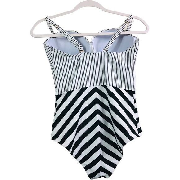Garotas Retro Stripped Slimming Swimsuit - Picture 2 of 10